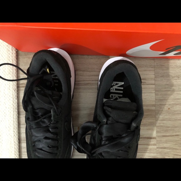 Nike Sacai Sneakers - Picture 5 of 5